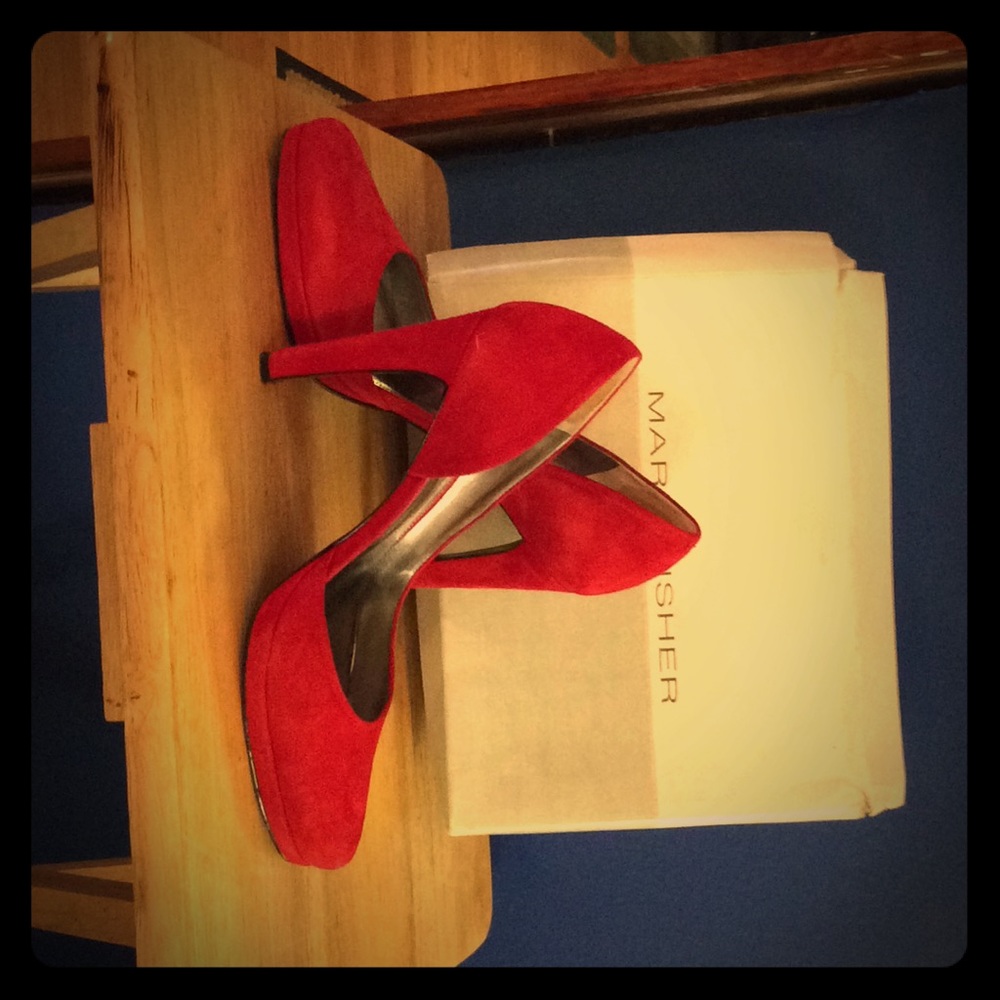 Marc Fisher Dark red suede heel